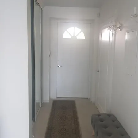 Three Bedroom House With Garden By Apartament